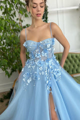 A-line Spaghetti strap Sweetheart Floor-length Sleeveless Split Front Appliques Lace Prom Dress