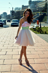 A-line Sweetheart Knee Length Tulle Beading Homecoming Dress