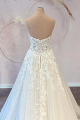 A-Line Sweetheart Strapless Floor-length Sleeveless Backless Appliques Lace Wedding Dress