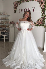 AmazingOff the shoulder Long Sleevess Lace Princess Plus size wedding dress