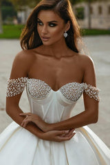 Beautiful Off-the-shoulder Sleeveless Wedding Gowns With Beads Long