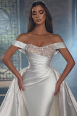 Elegant Beading Sleeveless Wedding Gowns With Glitter Satin Off-the-shoulder