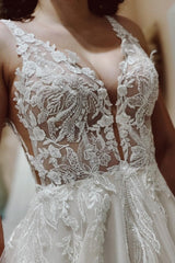 Sparkly Chic Wedding Gowns With Lace V-neck