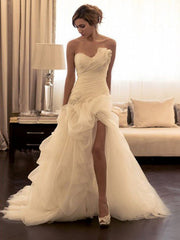 Beading Organza Sweep Train Sweetheart Sleeveless Ball Gown Wedding Dresses