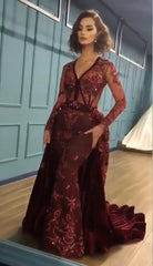 Charming Beading Burgundy Long Sleevess Prom Dresses with Appliques