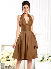 Charming Halter Sleeveless Short Taffeta Bridesmaid Dresses