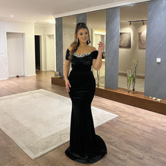 Charming Sweetheart Off-The -shoulder Black Mermaid Prom Dresses with Appliques