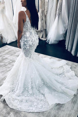 Charming V Neck Sleeveless Mermaid Wedding Gown Floral Lace Bridal Gown