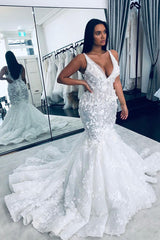 Charming V Neck Sleeveless Mermaid Wedding Gown Floral Lace Bridal Gown