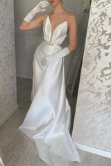 Charming V-neck Sleeveless Prom Dresses