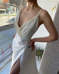 Chic Long White V-neck Pearls Sleeveless Prom Dresses Long Slit Online