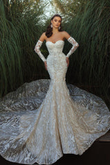 Classic Sweetheart Sleeveless Mermaid Lace Wedding Dress with Cathedral Train