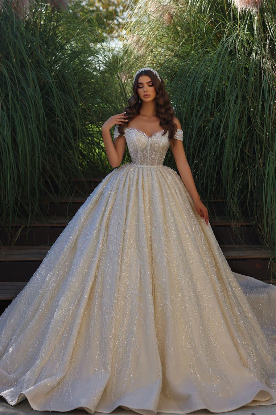 Classic Sweetheart Sleeveless Off-the-Shoulder Lace Wedding Dress With Ruffles Long