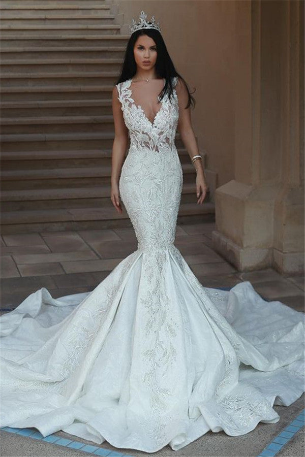 Classic V Neck Sleeveless Wedding Dresses Mermaid Lace Bridal Gowns with Buttons