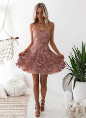 Elegant Pink Floral Homecoming Dresses Spaghetti Straps Lace Appliques Hoco Dresses