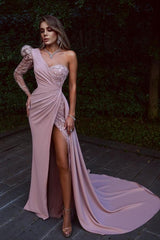 Elegant Pink Front Slit Chiffon Prom Dress Sequins One Shoulder With Long Sleeve On One Side