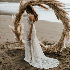 Elegnat Ivory Strapless Mermaid Lace Beach Wedding Dress Online with Lace Bracelet