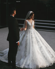 Glamorous V-Neck Sleeveless Wedding Dress Ball Gown Lace Bridal Wear