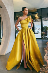 Glorious One Shoulder Yellow Prom Dress Split Long With Pockets