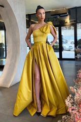 Glorious One Shoulder Yellow Prom Dress Split Long With Pockets