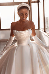 Gorgeous Strapless Ball Gown Wedding Dress With Beadings Online