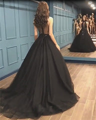 High Neck Black Tulle Chic Prom Dresses New Arrival Sleeveless Beads Sequins Evening Gowns