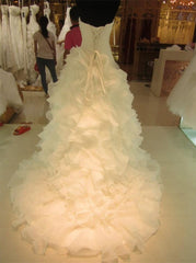 Ruffless Tiered High Quality Wedding Dresses with Long Train Organza Bridal Dress