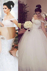 Sleeveless Ball Gown Lace Court Train Tulle Off the Shoulder Wedding Dresses