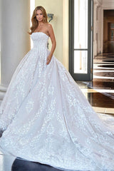 Stunning Princess Sleeveless Appliques Wedding Dresses Lace Appliques