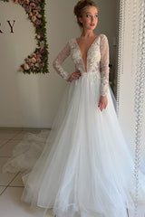 Winter Warm Long Sleevess V neck White Tulle Princess Wedding Dress