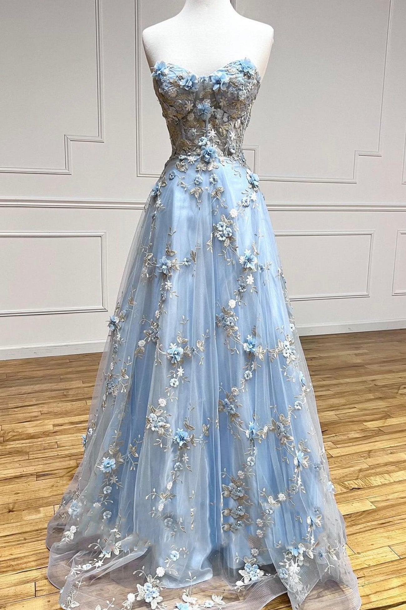 Blue Tulle Appliques Long Corset Prom Dresses, A-Line Strapless Evening Dresses outfit, Party Dresses And Tops