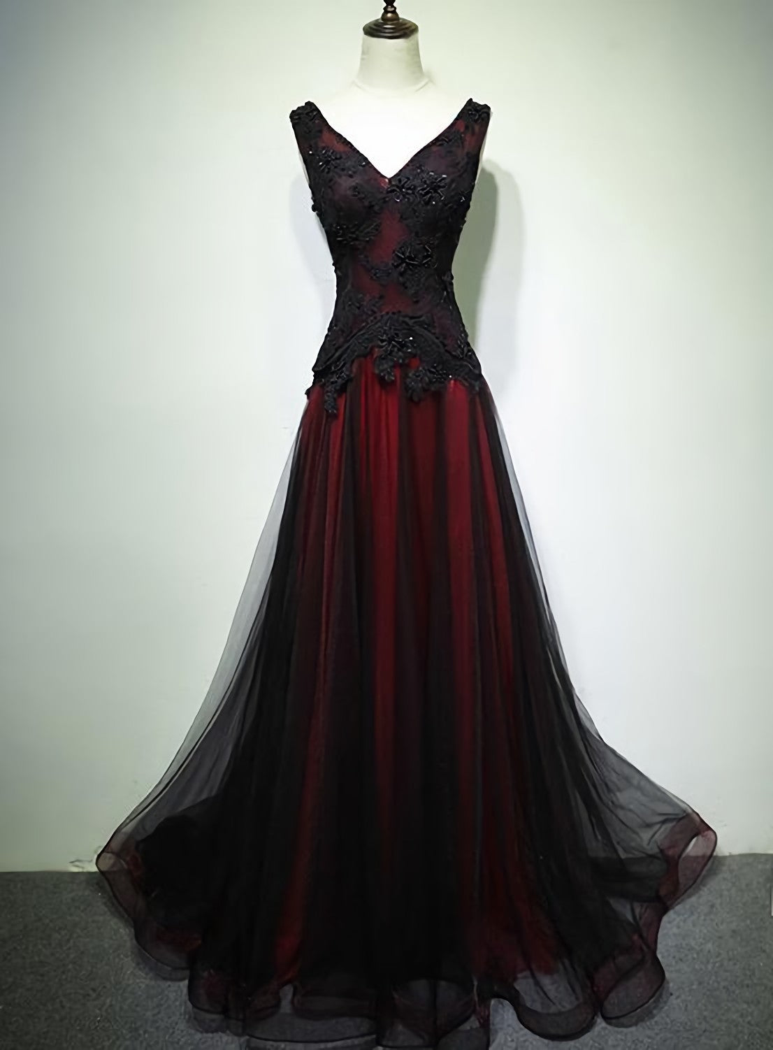 Gorgeous Black And Red V Neckline Tulle Beaded Corset Prom Dress, Long Evening Gown outfits, Evening Dress Long