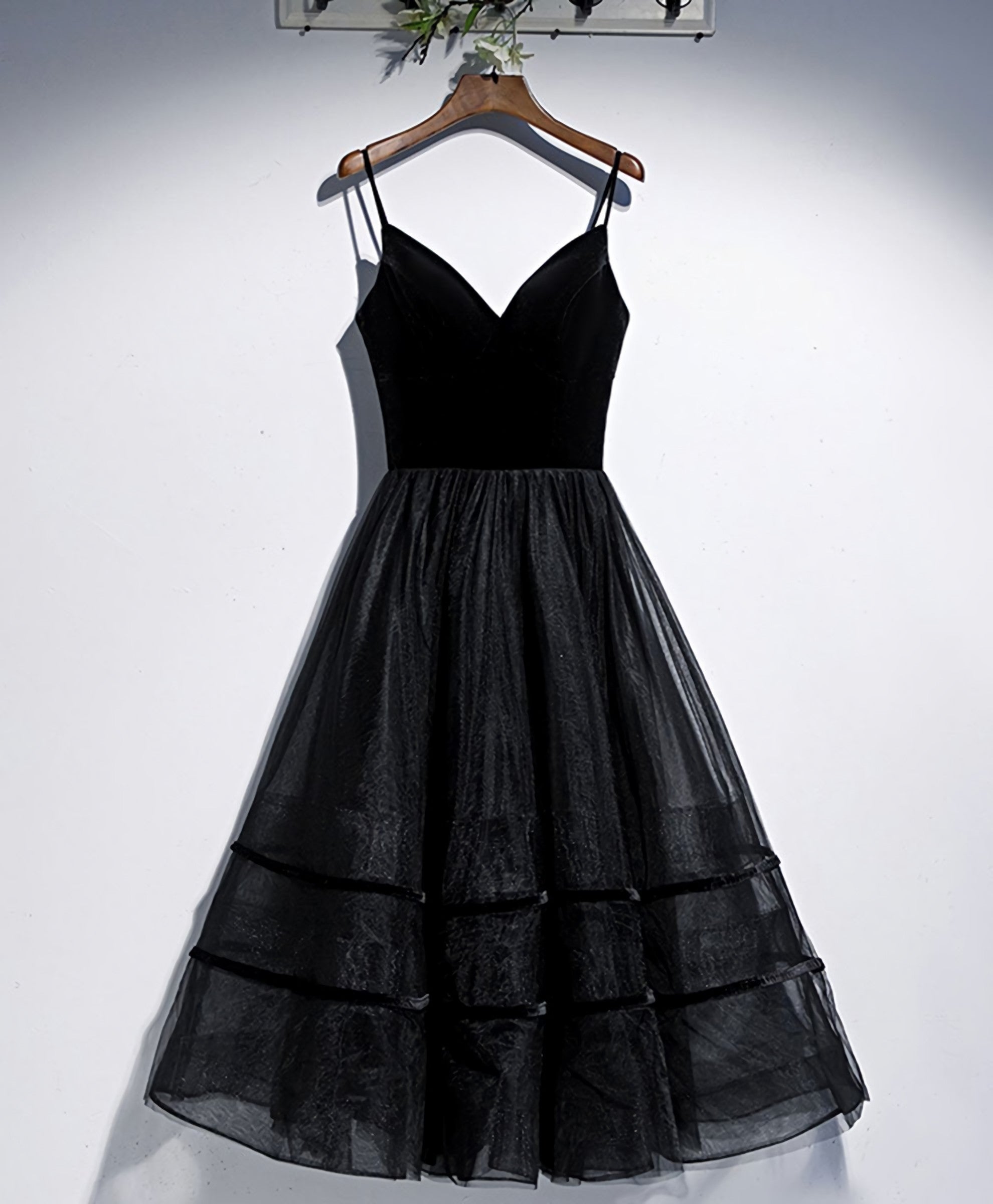 Black V Neck Tulle Short Corset Prom Dress, Black Tulle Corset Homecoming Dress outfit, Prom Dress Short