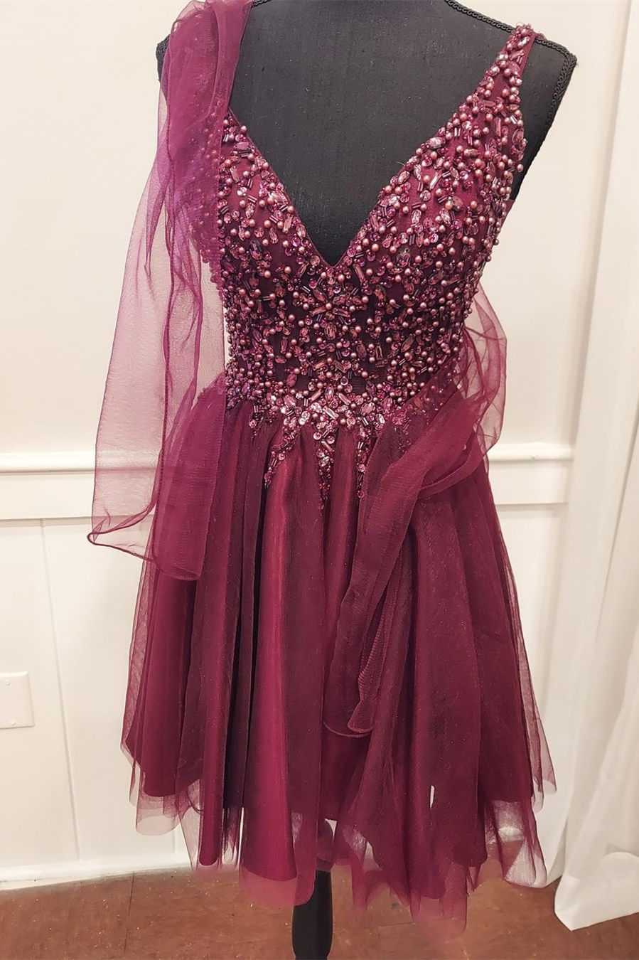 A-Line Burgundy Beaded Tie-Back Corset Homecoming Dress outfit, Prom Dresses For Curvy Figures