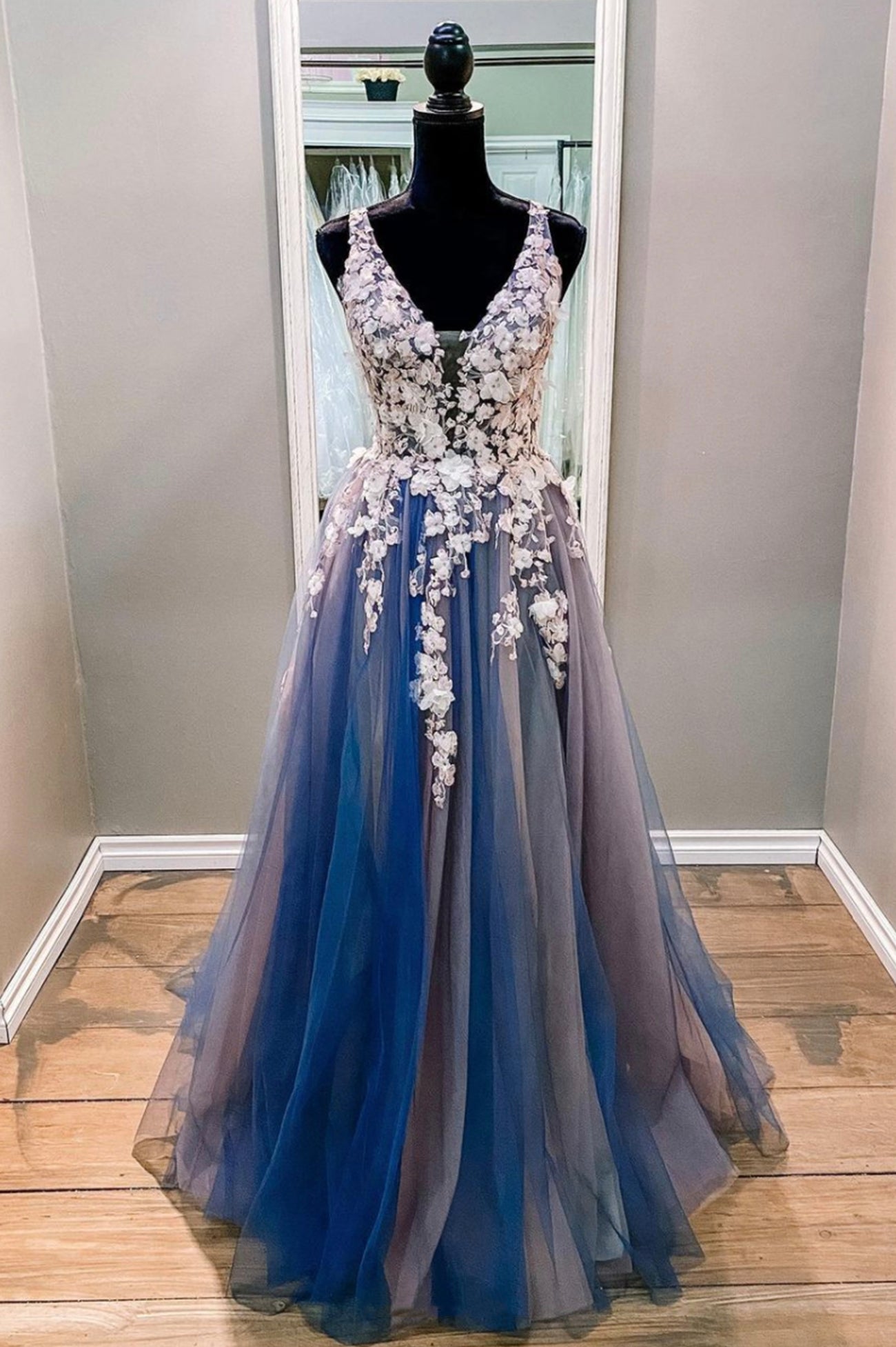 Blue Tulle Long Corset Prom Dresses, V-Neck Evening Dresses with Lace Applique Gowns, Party Dress Set