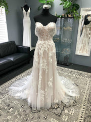 A-Line/Princess Off-the-Shoulder Court Train Tulle Corset Wedding Dresses With Appliques Lace outfit, Wedding Dresses Near Me