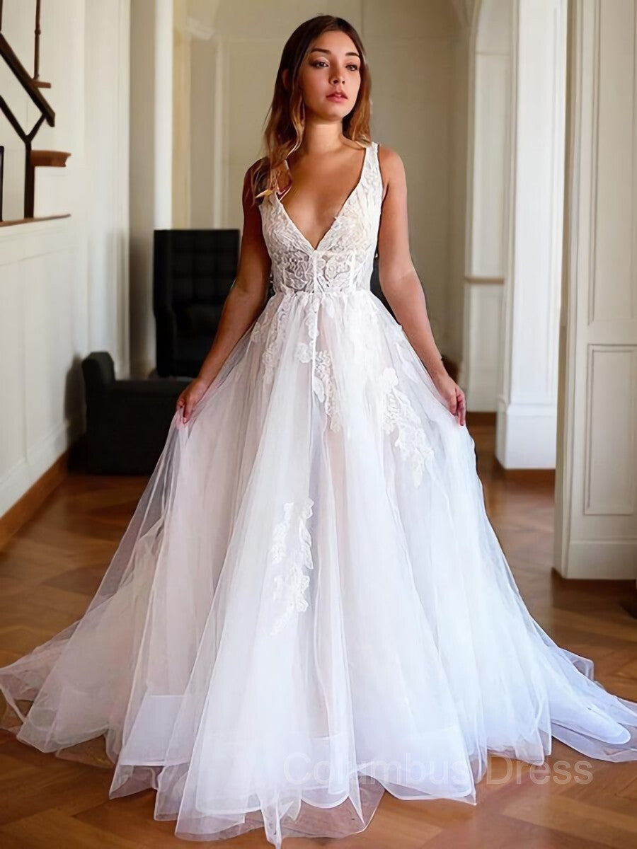 A-Line/Princess V-neck Chapel Train Tulle Corset Wedding Dresses With Appliques Lace outfit, Wedding Dresses For Short Brides