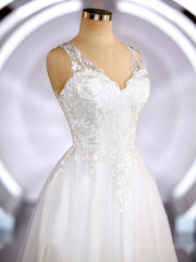 A-Line/Princess V-neck Court Train Tulle Corset Wedding Dresses with Appliques Lace outfit, Wedding Dress Sleeves