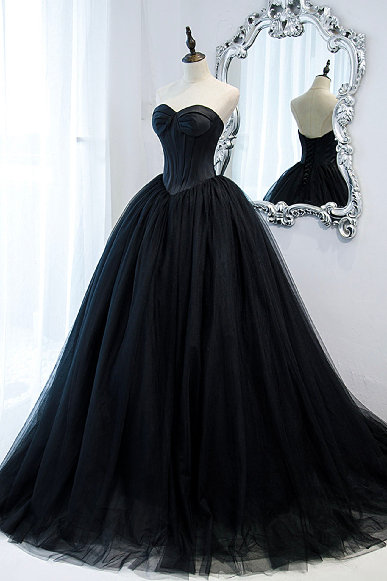 Black Strapless Tulle Long A-Line Corset Prom Dress, Black Corset Formal Evening Gown outfits, Party Dress Long Sleeve Mini