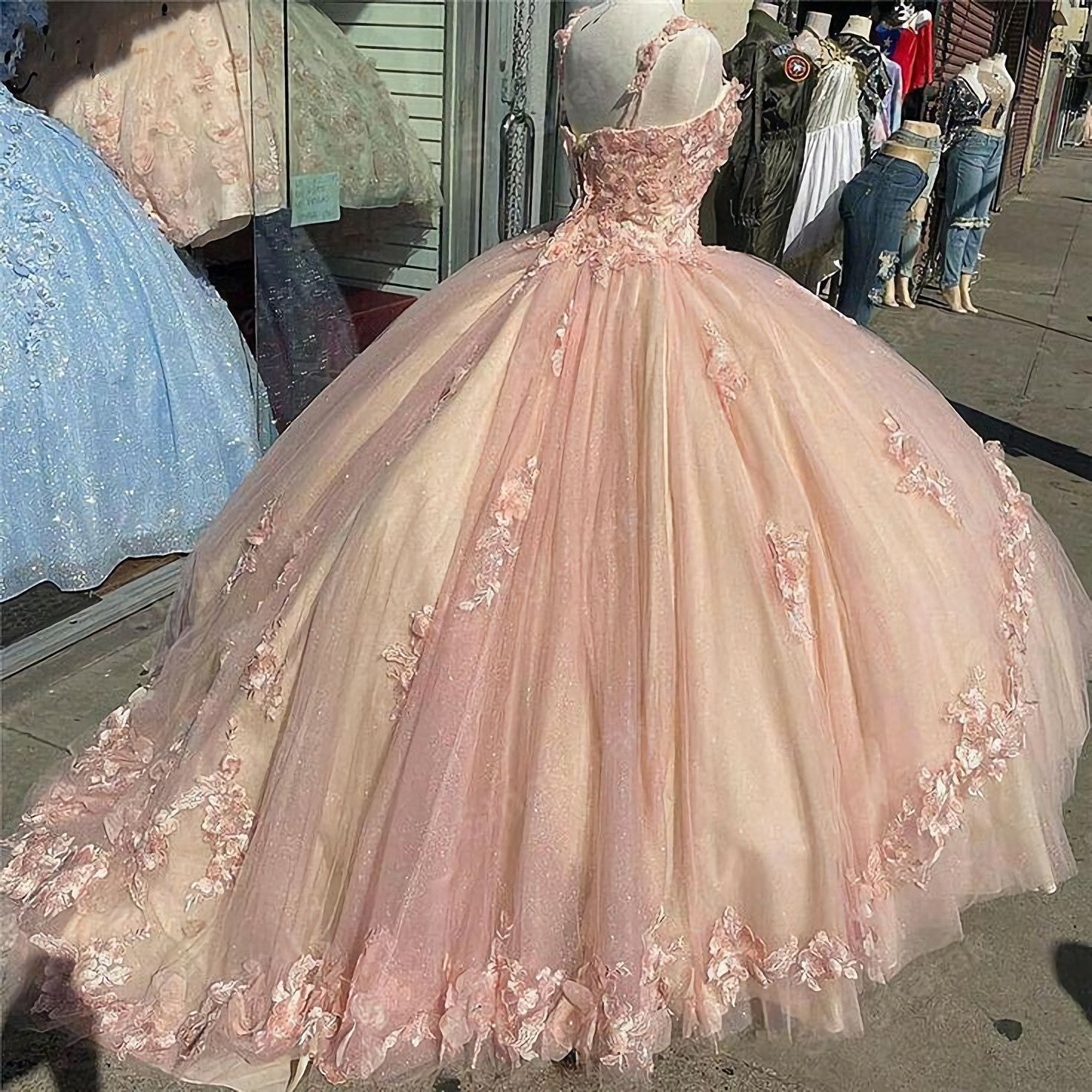 Pink Sparkly Quinceanera Corset Prom Dresses, Lace Flower Sweet 16 Tulle Party Corset Ball Gown outfits, Homecoming Dresses Beautiful