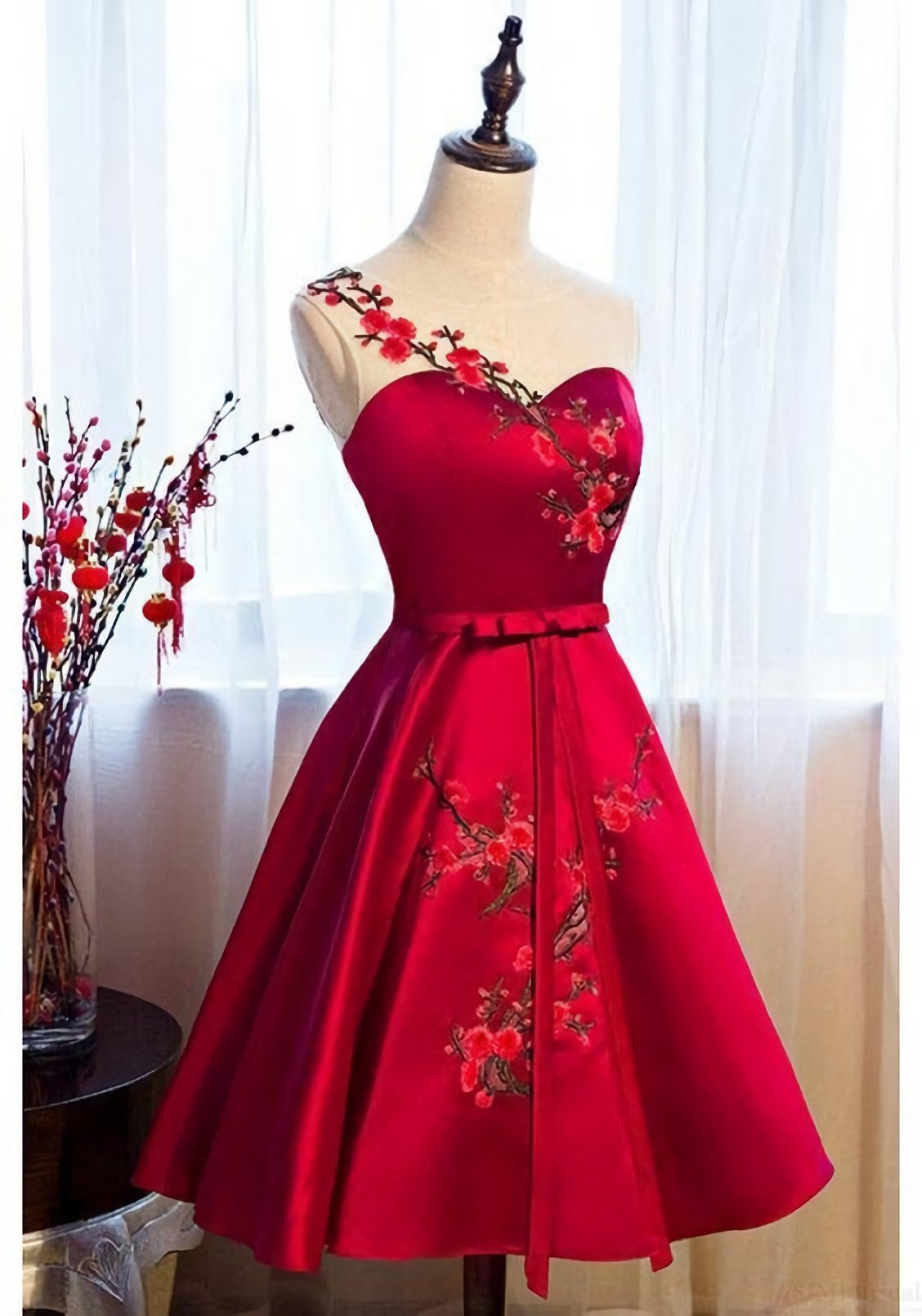 Burgundy Satin Corset Homecoming Dresses, With Applique Gowns, Prom Dress Backless