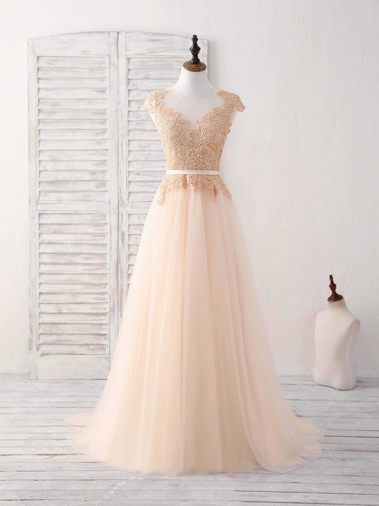 Champagne Round Neck Tulle Lace Applique Long Corset Prom Dress outfits, Party Dress Idea