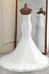 Chic Long Mermaid Strapless Lace Appliques Corset Wedding Dress outfit, Wedding Dress With Shoes