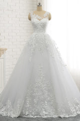 Classic Round neck Lace appliques White Princess Corset Wedding Dress outfit, Wedding Dresses The Bride
