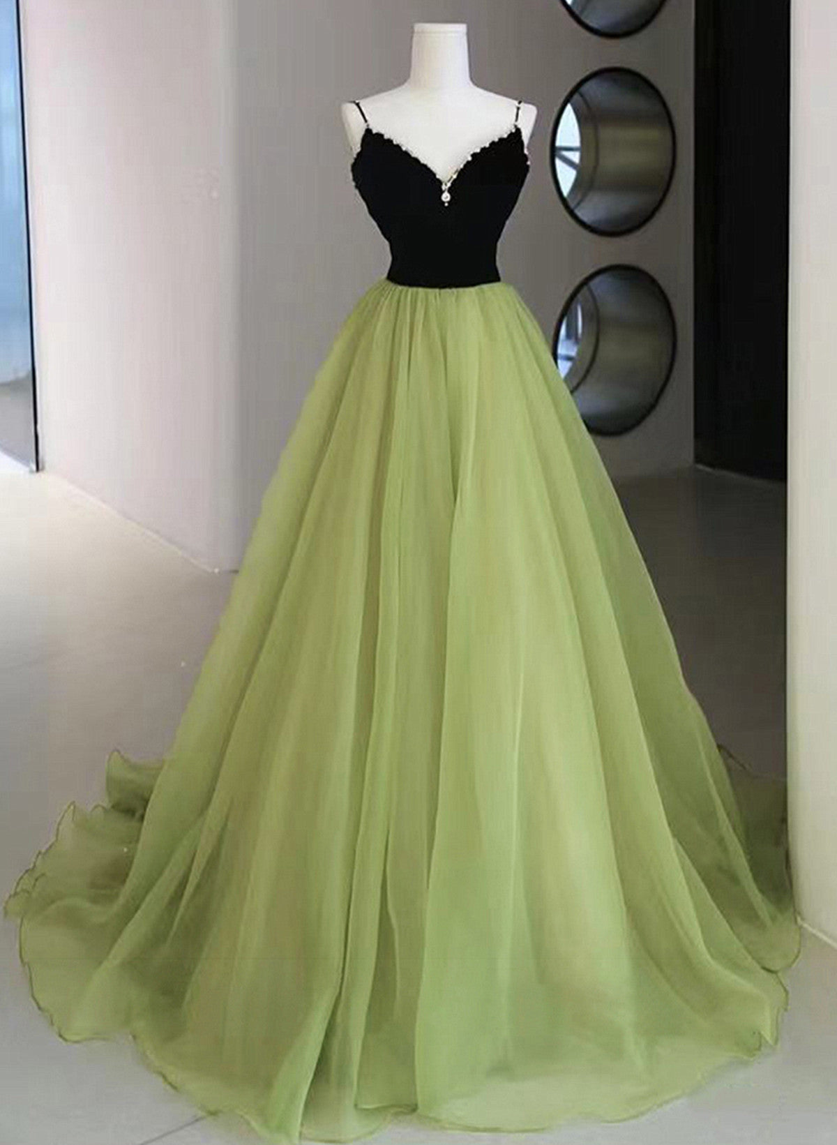 Light Green and Black Beaded Straps Long Party Dress, Green Tulle Evening Dress Corset Prom Dress outfits, Bridesmaids Dresses Beach