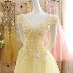 Light Yellow Tulle Cap Sleeves with Lace Applique Corset Prom Dress, Yellow Long Evening Dress outfit, Party Dresses For 26 Year Olds