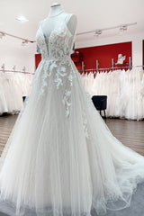 Long Princess Tulle V Neck Sequins Lace Appliques Corset Wedding Dress outfit, Wedding Dresses 2026