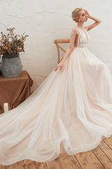 Round Neckline Sleeveless A-line Lace Up Sweep Train Lace Appliques Corset Wedding Dresses outfit, Wedding Dress Train