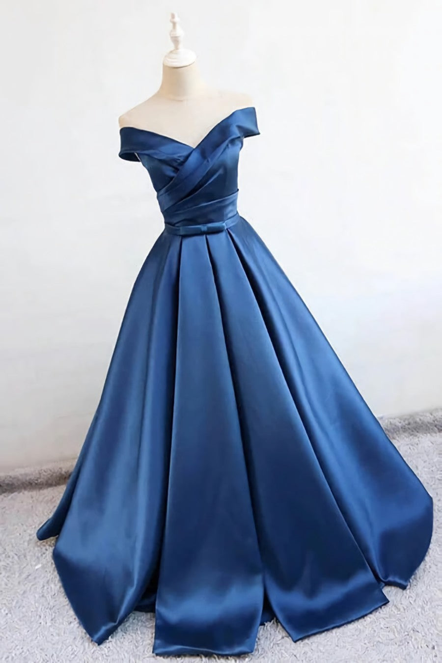 Satin A-line Off-the-Shoulder Evening Dresses,Elegant Long Corset Prom Dresses,Graduation Dress outfits, Prom Dress With Long Sleeves