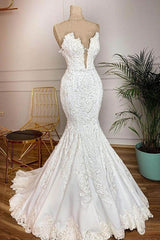 Sweetheart Plugging V neck Mermaid White Bridal Gowns in Real Model with Lace Train outfit, Party Dress Look